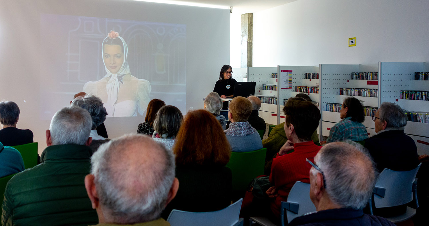 Coñecendo a Sara Montiel AFAGA, Biblioteca Pública Municipal Xosé Neira Vilas