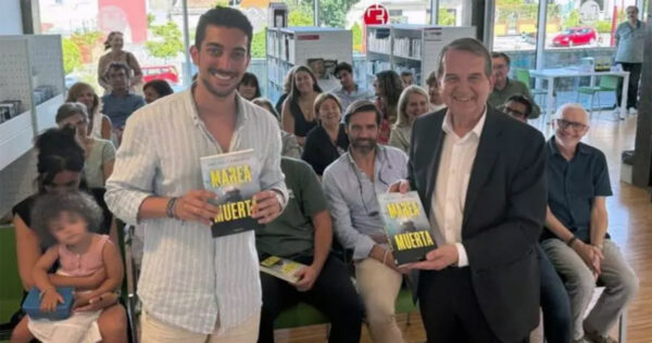 Presentación Marea Muerta Nacho Carreras Biblioteca Pública Muncipal Xosé Neira Vilas